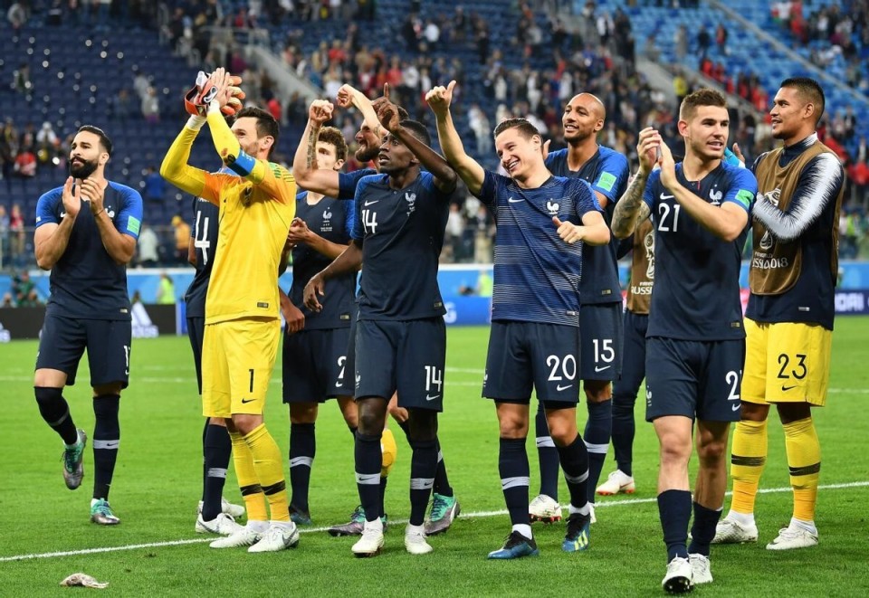 足球产业的 足球产业的