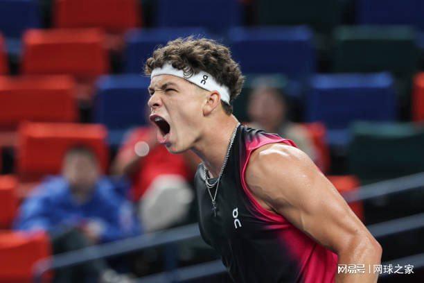 逐渐从单一 逐渐从单一